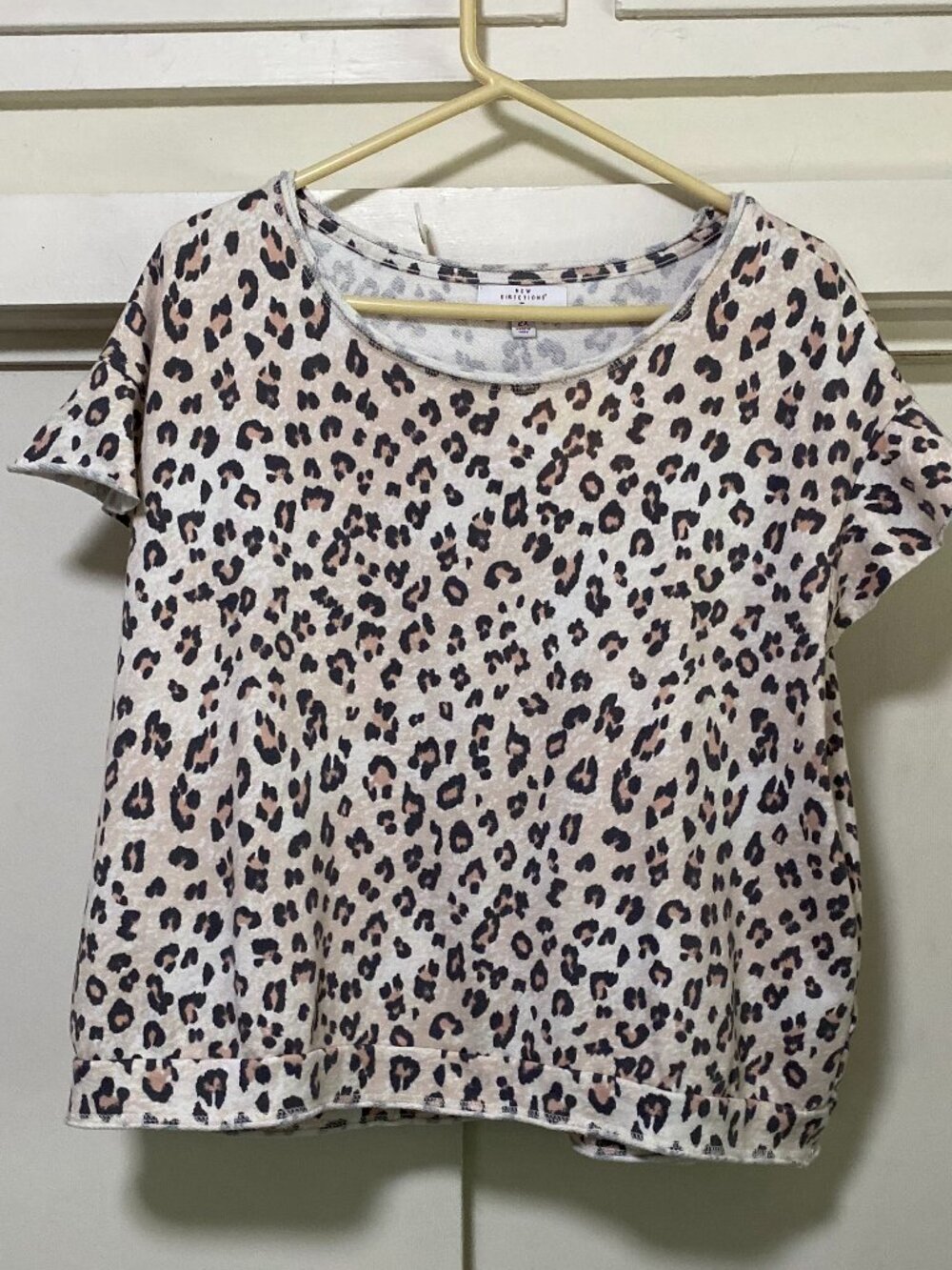 New Directions Studio, short flutter sleeve, animal print top, size 2X